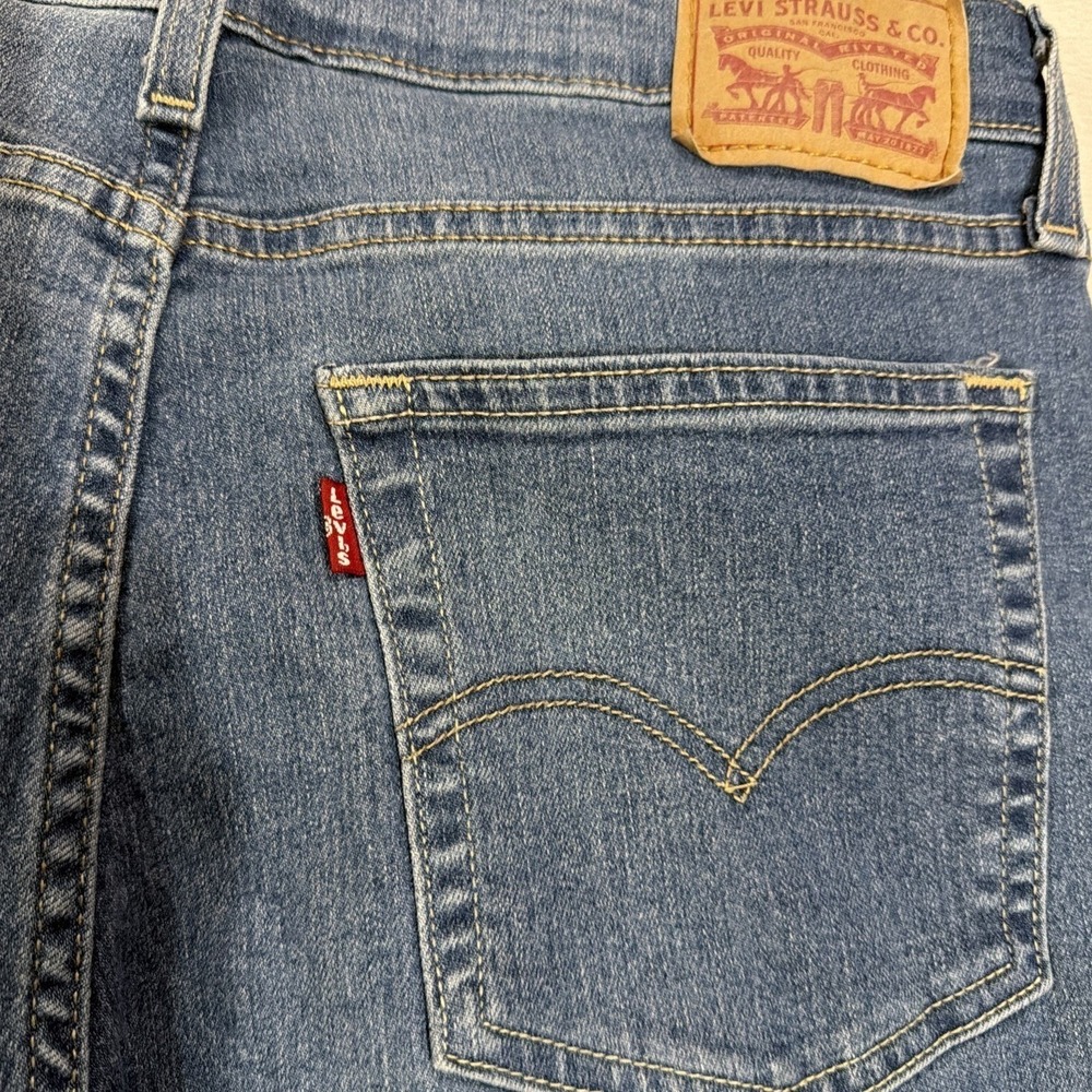 Levis 725 High Rise Bootcut Jeans Womens 32 Medium Wash Blue Denim Stretch 725 - Picture 4 of 6